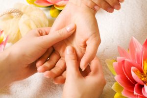 sujok therapy applied in hands