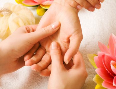sujok therapy applied in hands