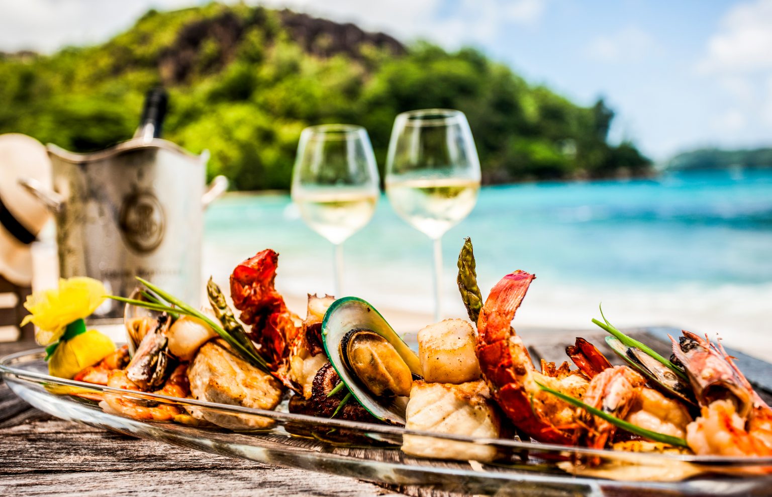 The Rich History of Hawaiian Cuisine: Ancient, Diverse, Vibrant - Omnifique